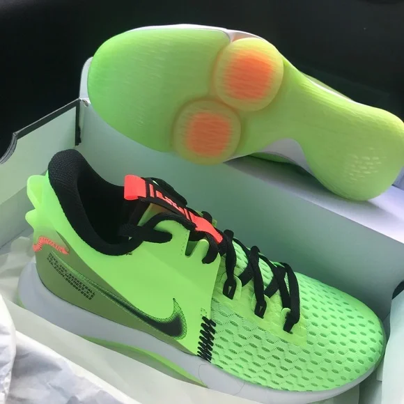 LeBron witness v “grinch” Nike Lebron Witness 5 CQ9381-300 | SneakerNews.com main image 4